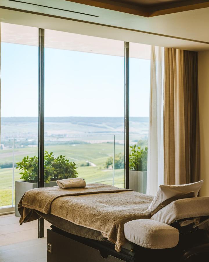 Royal Champagne Hotel & Spa Champillon Екстериор снимка
