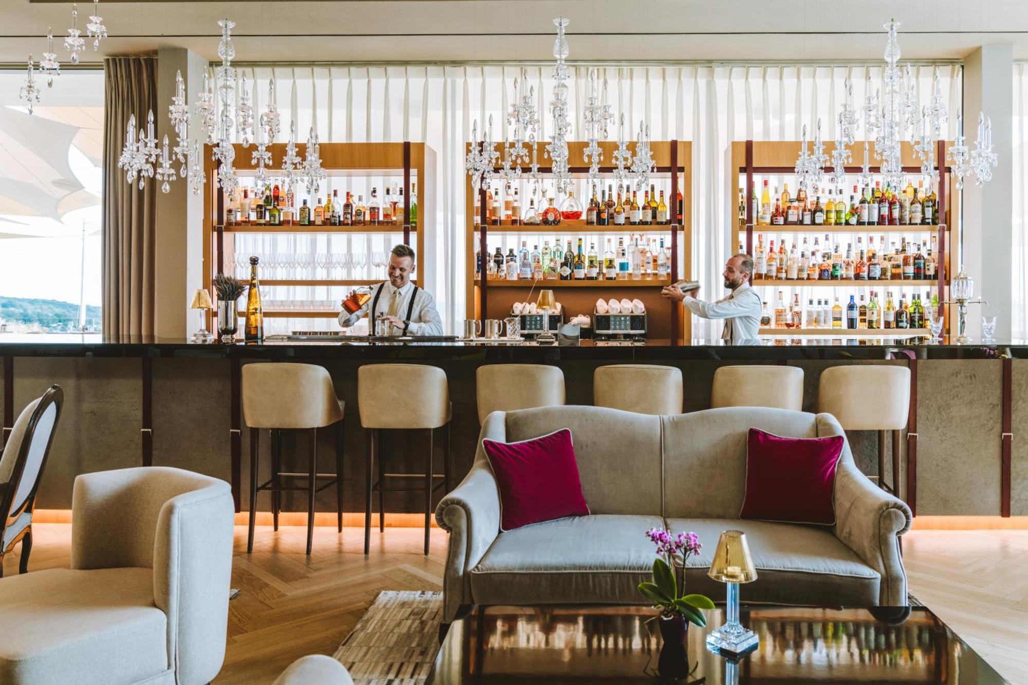 Royal Champagne Hotel & Spa Champillon Екстериор снимка